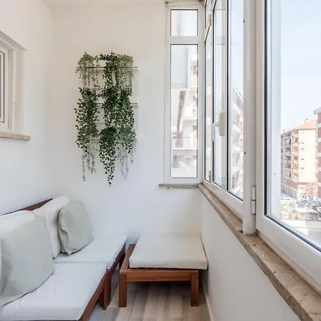 Cinecitta Gem Flat With Veranda Apartman *